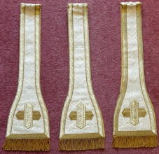 White Antique Roman High Mass Set of Vestments 8760